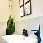 Falco Deluxe - Elegante Vasca In Apartment Naples