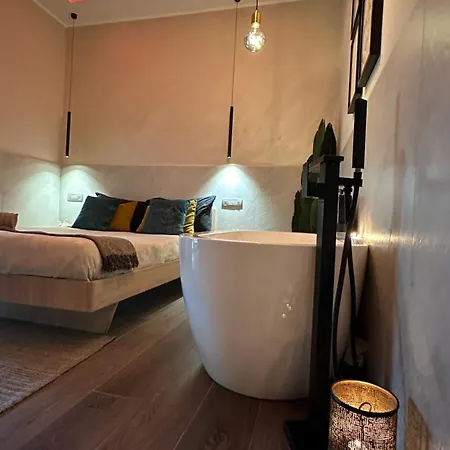 Falco Deluxe Apartment Naples