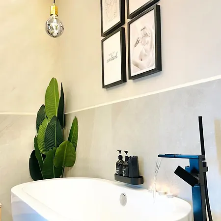 Falco Deluxe Apartment Naples