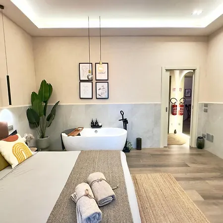 Falco Deluxe - Airport & Town Apartamento *